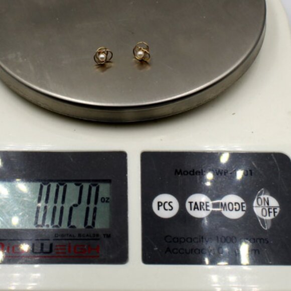 14K Pearl Stud Earrings with Flower Design - Picture 4 of 5